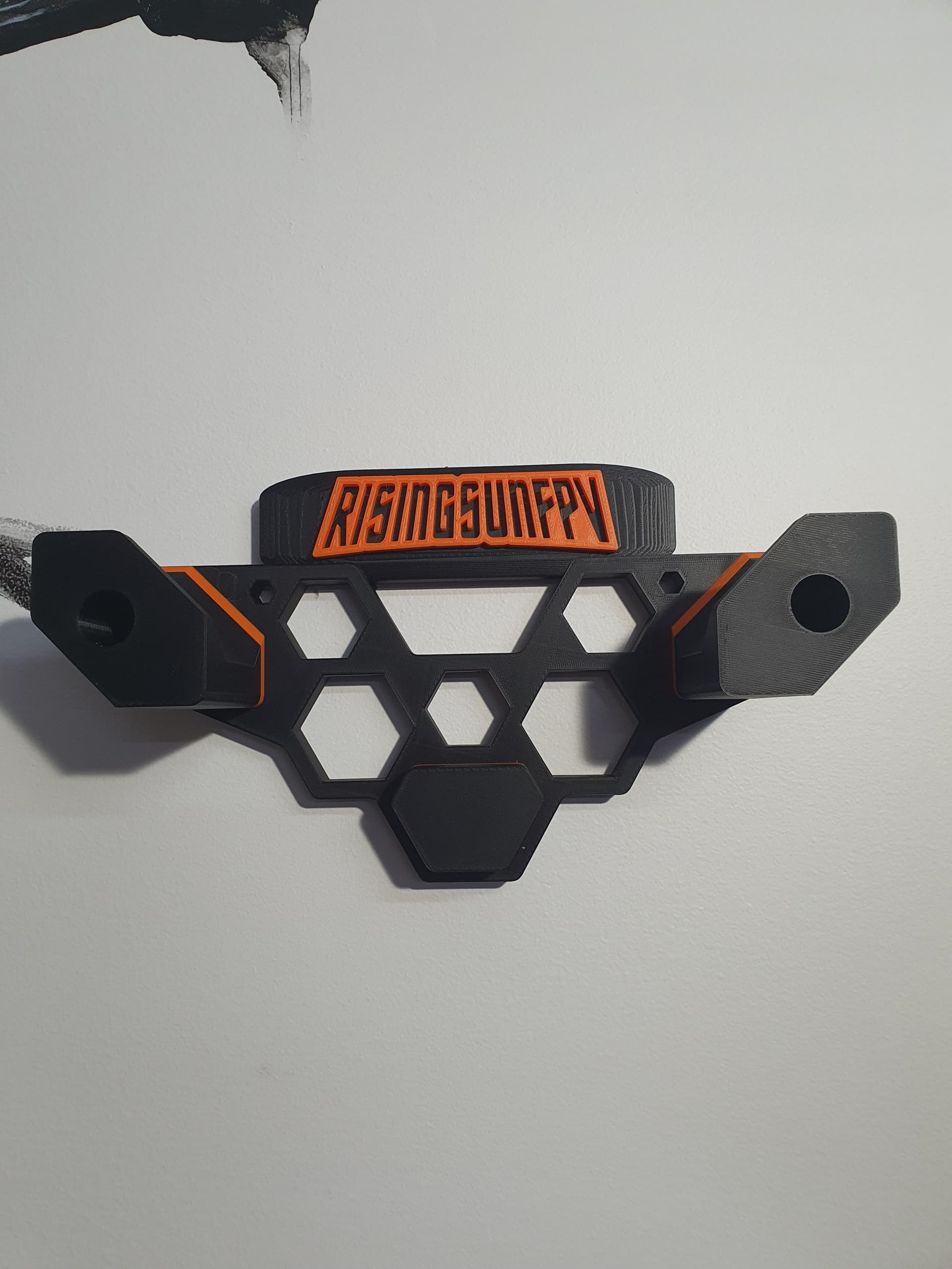 X-Class Wall Mount for fpv drones 1