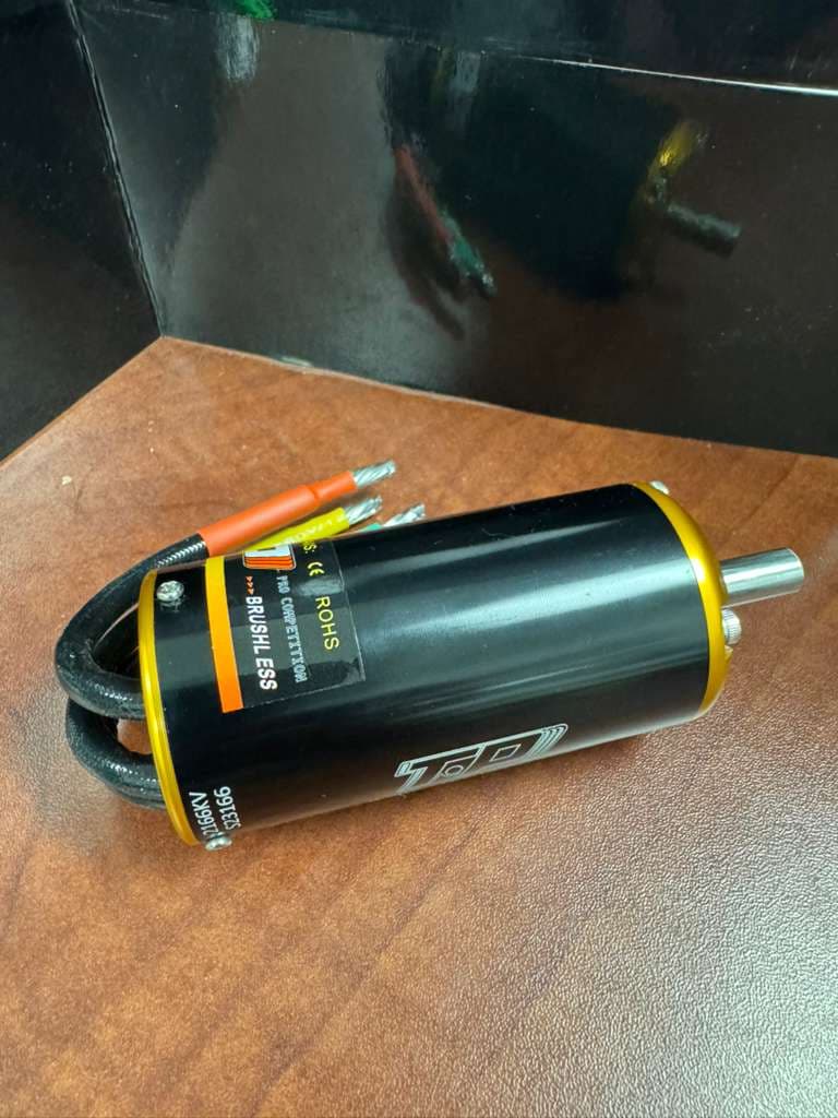 TP POWER 4050CM 2400KV MOTOR (UP TO 8s) 8MM for fpv drones