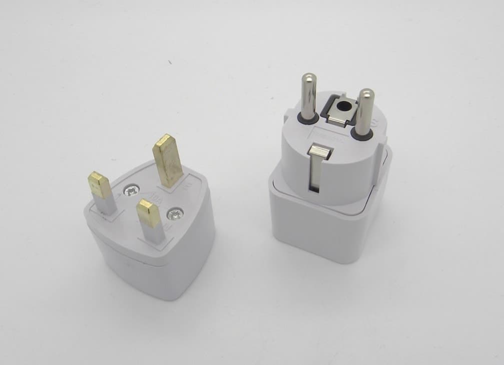 Universal Travel Plug Adapter for fpv drones 6