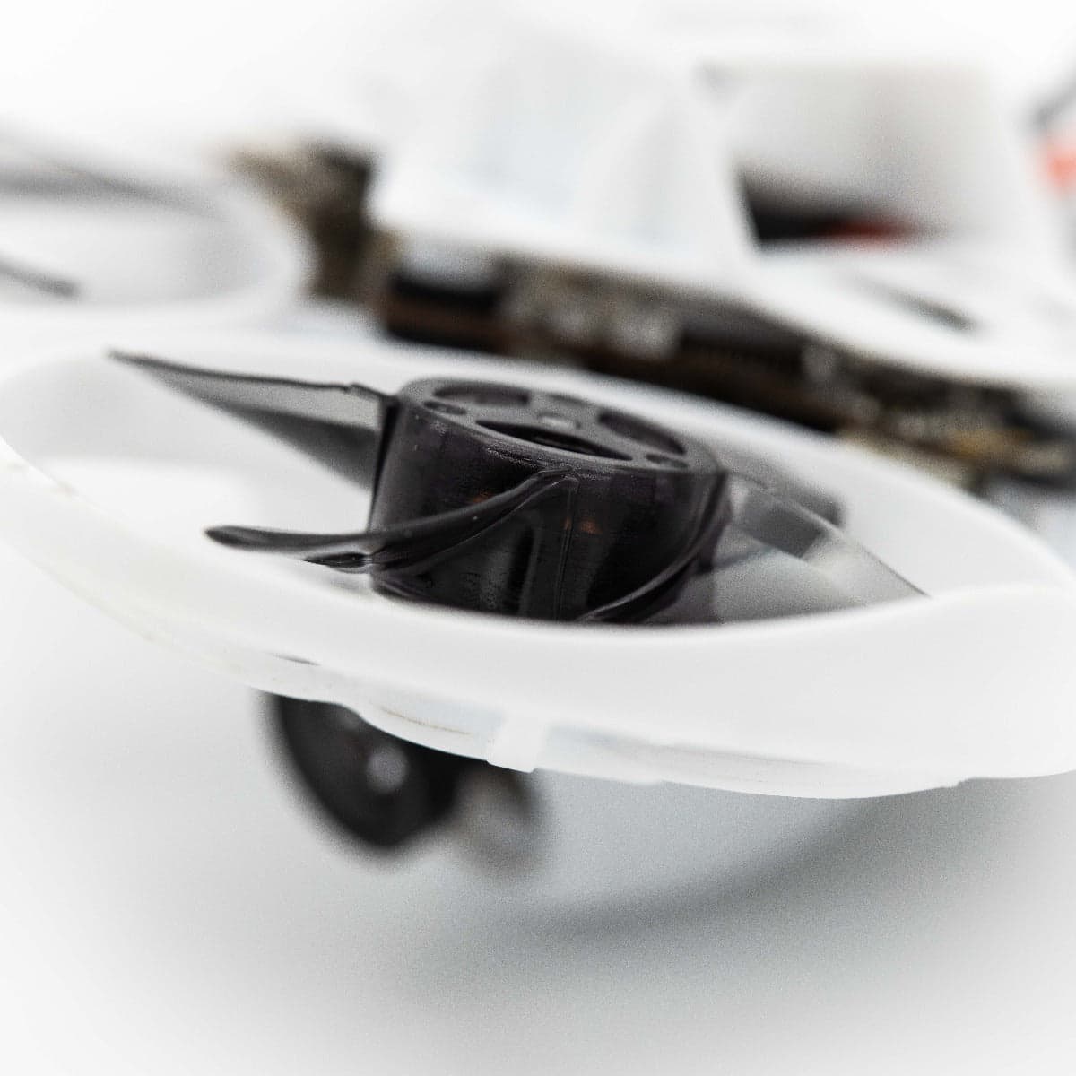 EMAX AVAN TH Turtlemode Propeller 4-blade 1 set BLACK for fpv drones 4