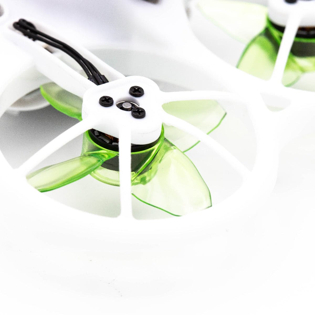 EMAX AVAN TH Turtlemode Propeller 4-blade 1 set GREEN for fpv drones 2